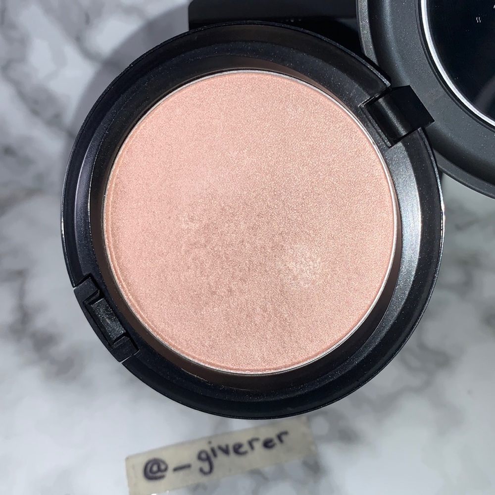 SPARKLING ROSE MAC Iridescent Powder W Box - Picture 6 of 17